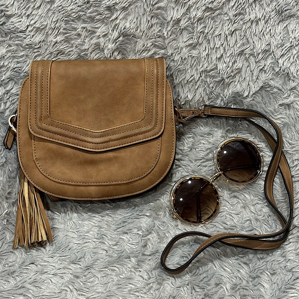 ***BUNDLE ALERT*** Tan Crossbody purse with Round Gold/ Brown Sunglasses